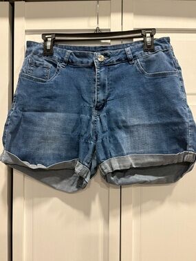 Classic Mid-Blue Denim Roll-Cuff Women's Shorts